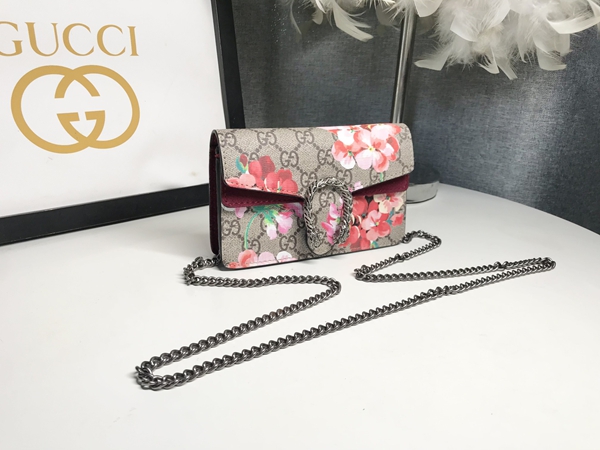 激安グッチバッグコピー側面デザイン